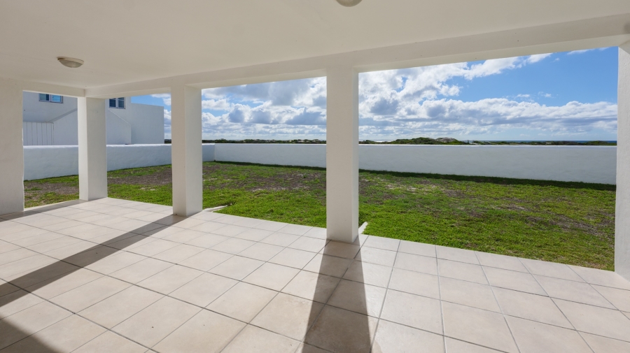 5 Bedroom Property for Sale in Struisbaai Western Cape